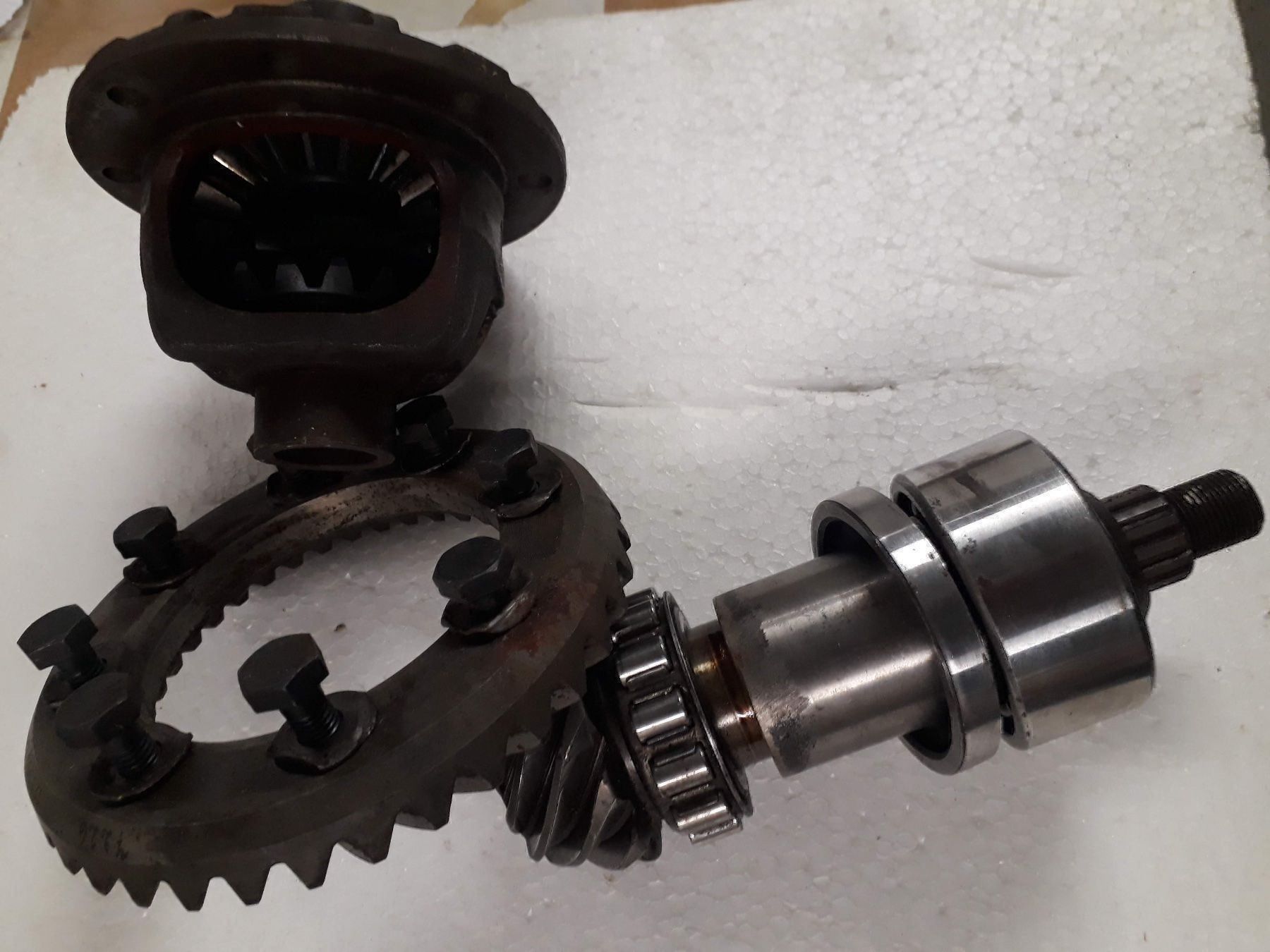 Mercedes-Benz Tutti pezzi di ricambio auto: MERCEDES Oldtimer differenziale – Usato da Minusio venduto da epp_cty9 2
