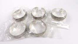 Restposten: 5 breite Armreifen mit Blumenornament