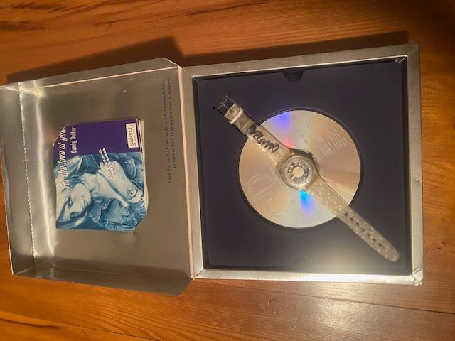 Swatch Montres: Swatch avec CD Candy Dulfer – Neuf avec emballage d'origine à Pringy par Toyotafj