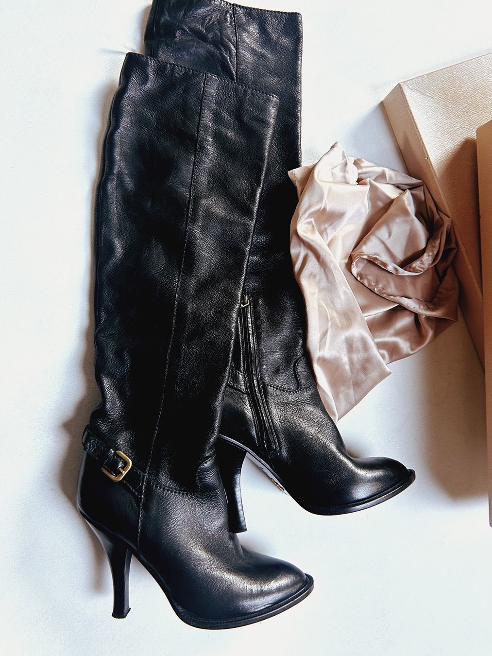 Prada Damenschuhe: Prada Bottes size 40 – Gebraucht aus Vevey von ledidream