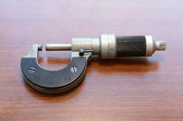 Etalon Bügelmessschraube / Mikrometer
