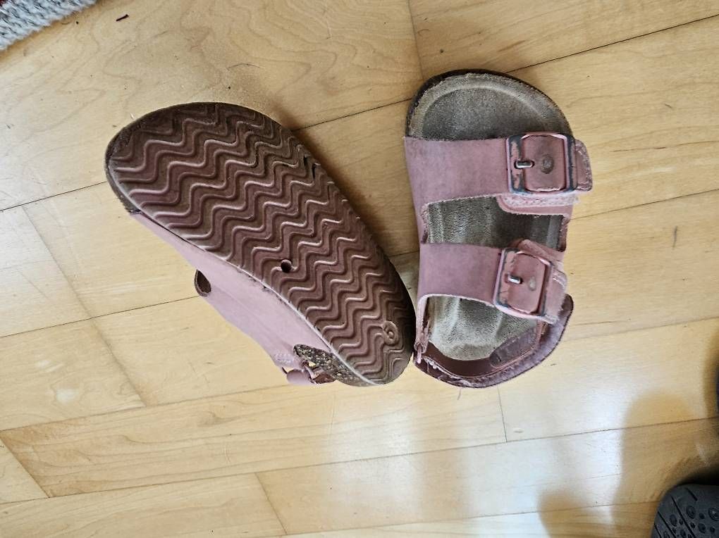 Scarpe per ragazzi: Kinderschuhe Grösse  – Usato da Aarau Rohr venduto da Adoxa