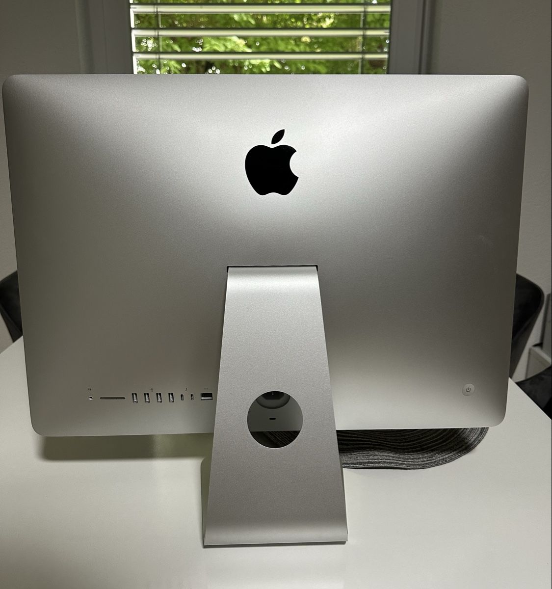 Apple PCs: Apple iMac 21.5 Zoll – Neu (gemäss Beschreibung) aus Zürich von har_5sqs 1