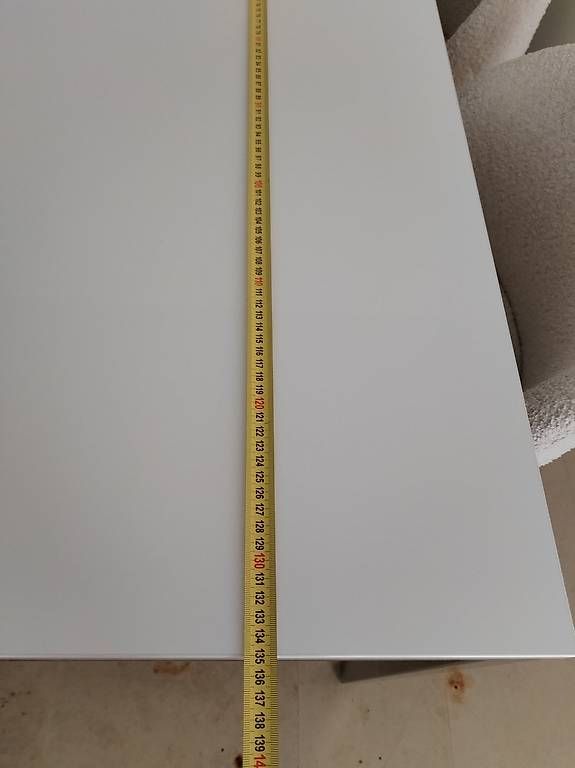 Tables: Esstisch/ Schreibtisch Hochglanz  – D'occasion à Sursee par Cynthia7889 1