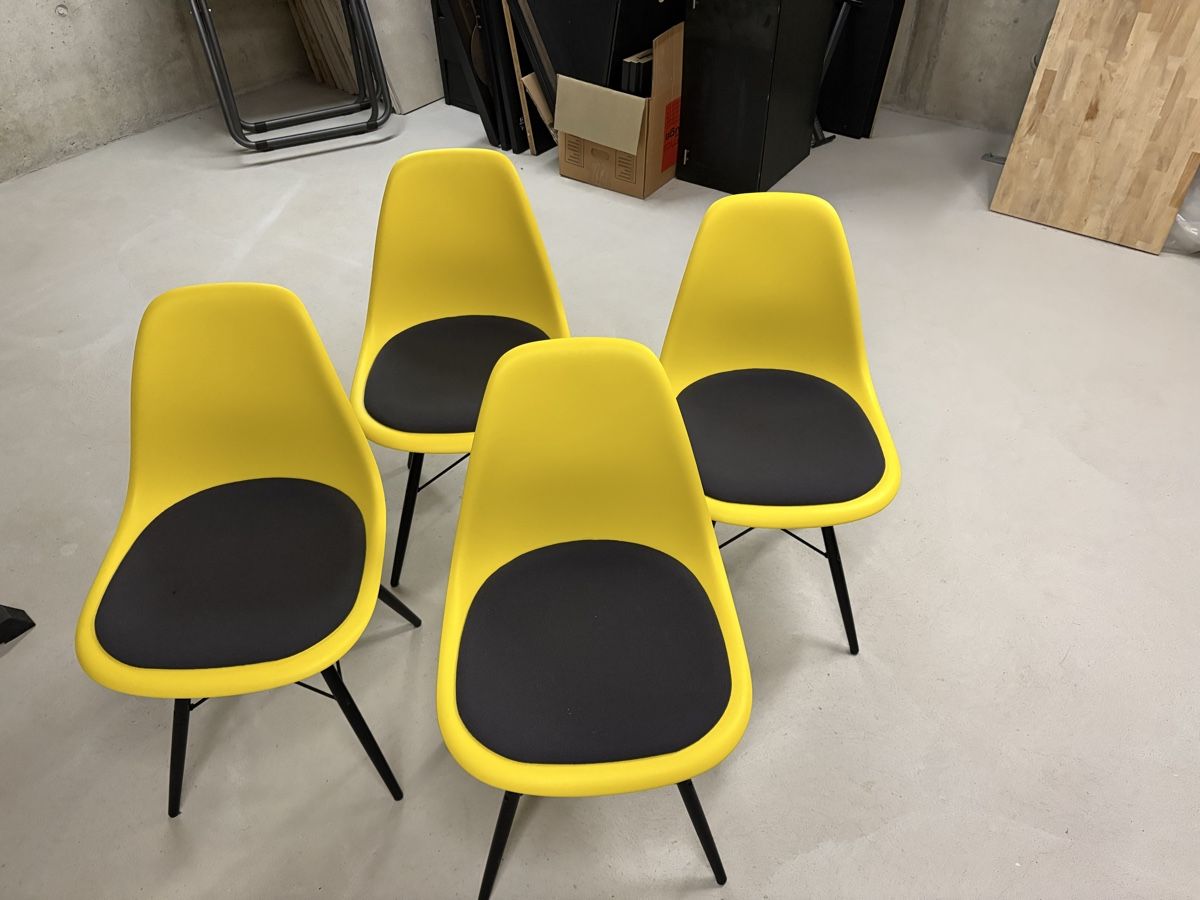 Vitra Sedie: 4 Stk. Charles Eames Vitra Stühle – Usato da Biel/Bienne venduto da dalbotex 3