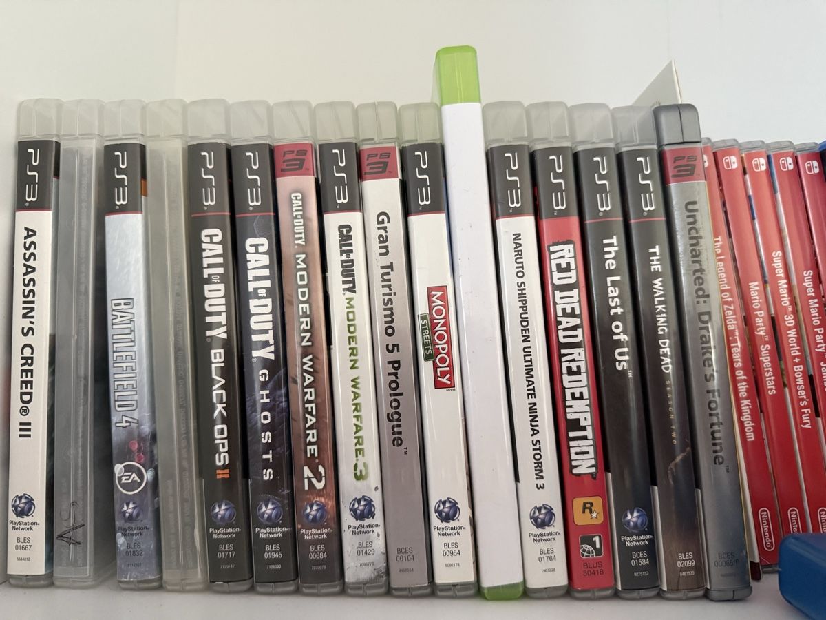 Giochi: PS3 Slim + 4 manettes + 16 jeux – Usato da Fribourg venduto da AliiceSiilva17 1