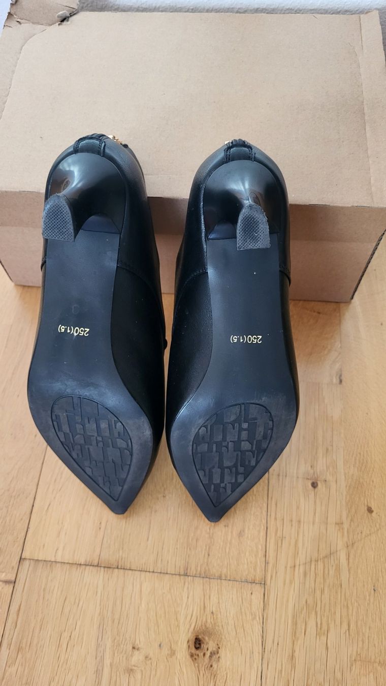 Scarpe da donna: Soulier noire – Nuovo (secondo la descrizione) da Fribourg venduto da VictoriaShop7 6