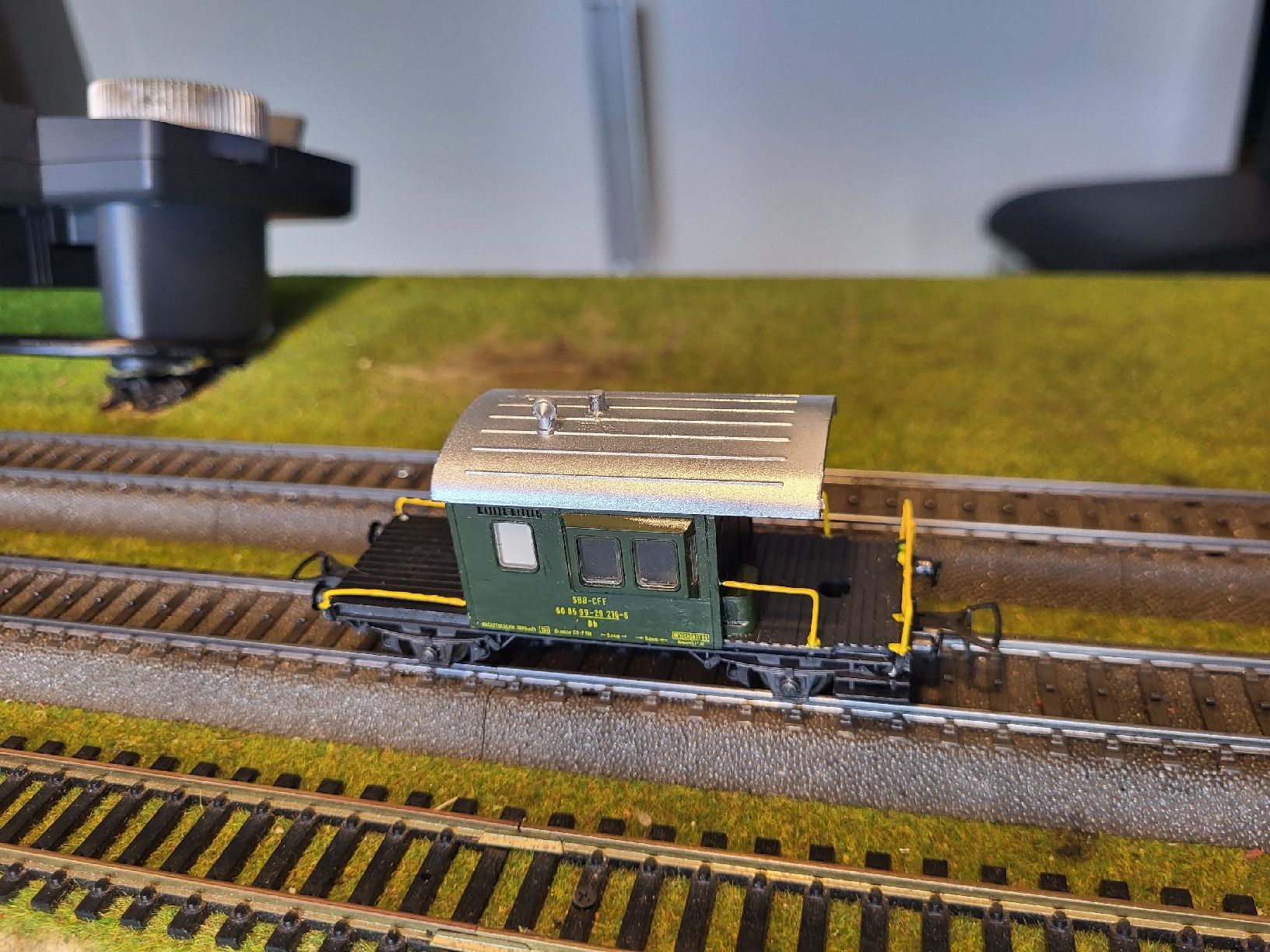 Liliput Modellini di ferrovie: Lilliput Sputnick Wagen AC – Usato da Pfäffikon SZ venduto da abschleppfahrzeug