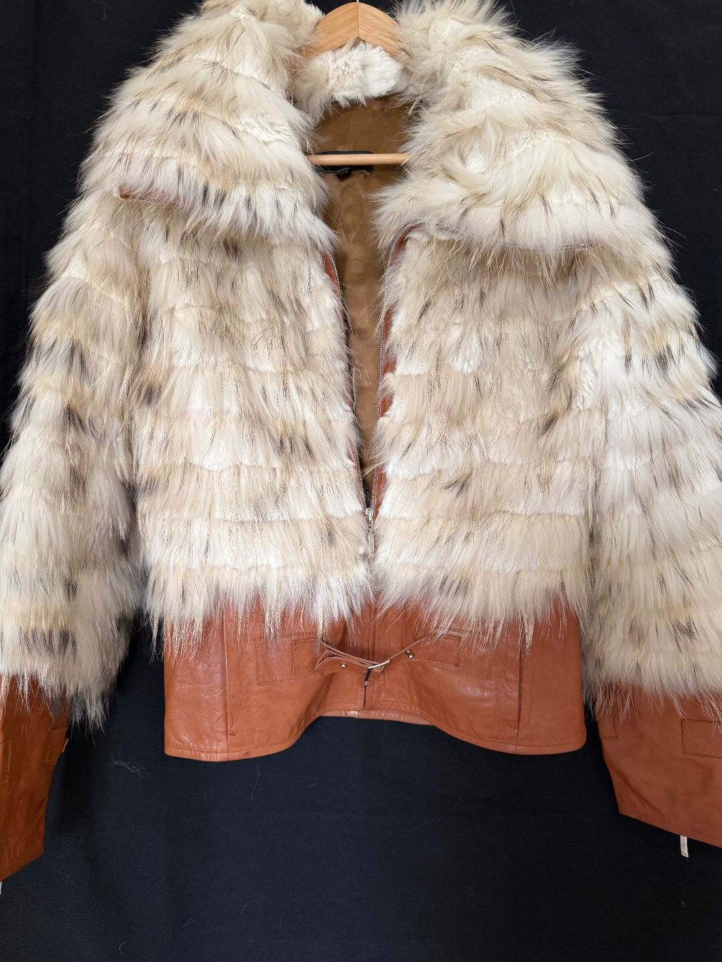 Giacche: Une veste en cuir véritable et fourrure – Usato da Vernier venduto da ley_yqh9 1