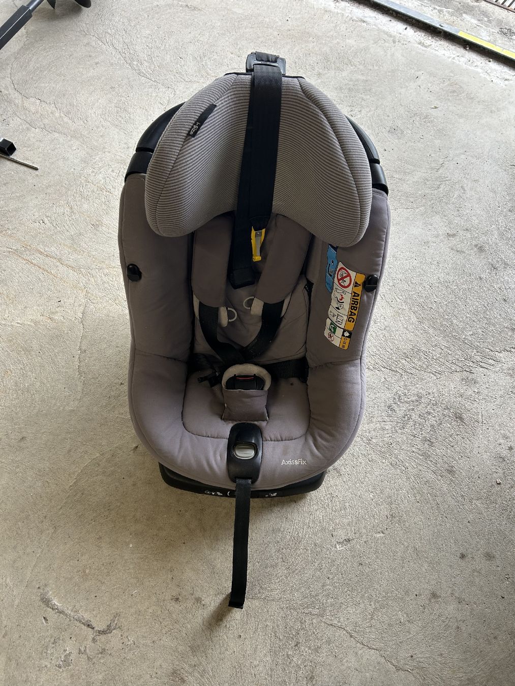 Maxi-Cosi Seggiolini per auto: Maxi Cosi Aciss Fix Kindersitz – Usato da Seuzach venduto da Commodore64