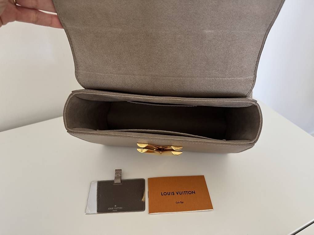 Borse da donna: Louis Vuitton Twist MM Limited Edition – Usato da Basel venduto da Ohschaumal 2