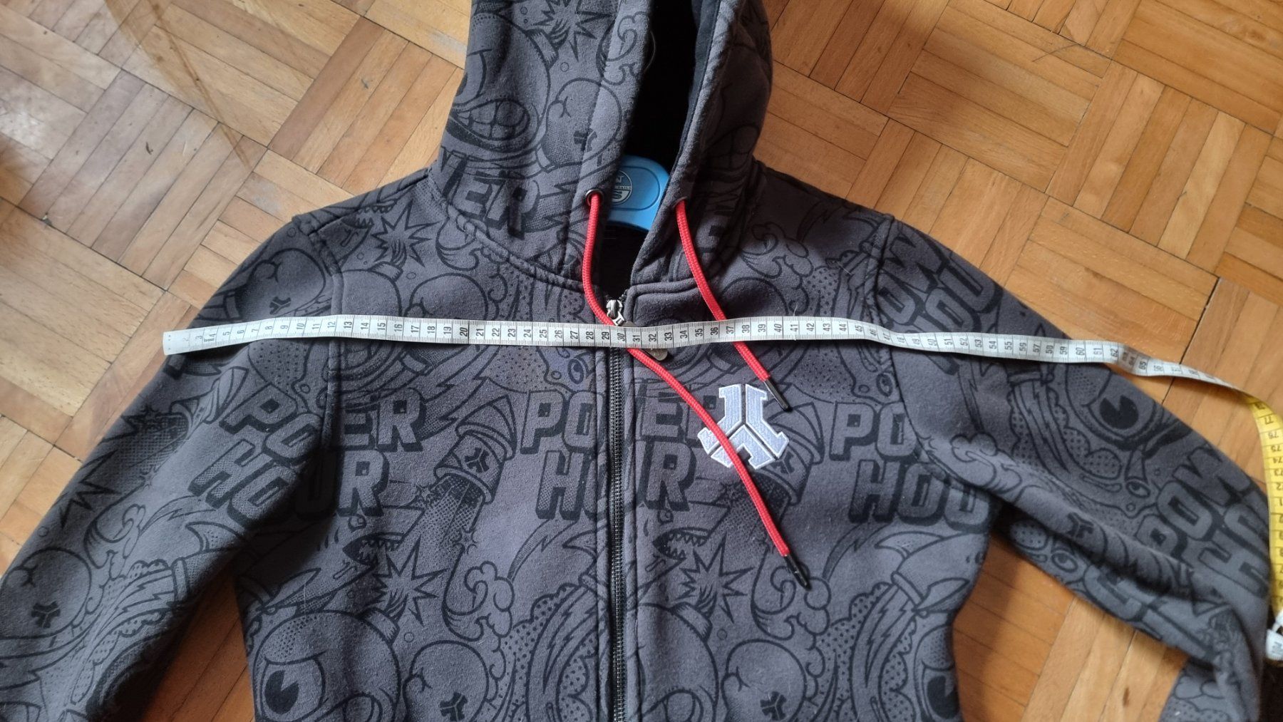 Giacche: Veste à capuche – Usato da Carouge GE venduto da mon_x9y7 5