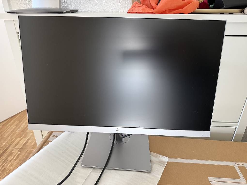 Monitor: PC Monitor hp e223 – Usato da Oberhofen Thun'see venduto da rom_k2hg
