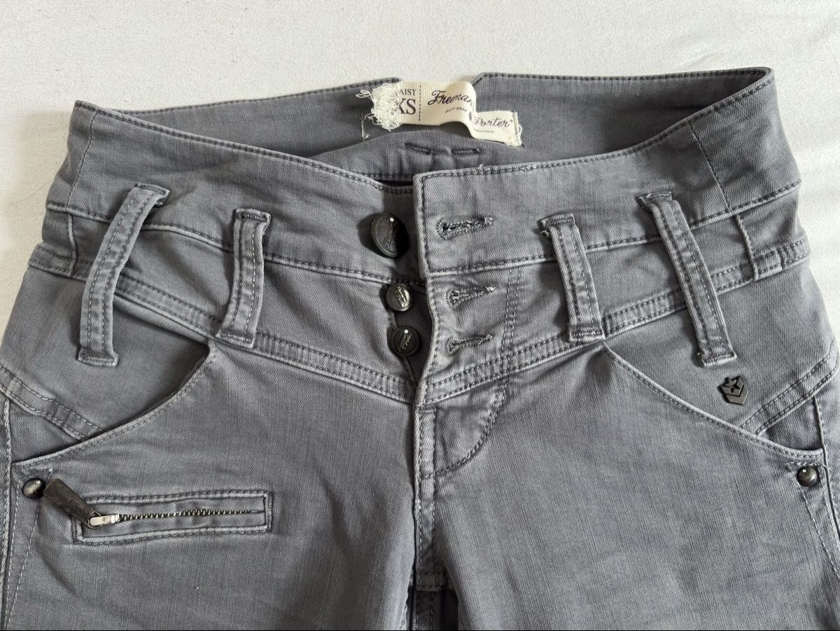 Freeman T. Porter Jeans: Jean gris 34 – Nuovo (secondo la descrizione) da Moudon venduto da TigerrrEye 2