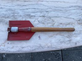 Klappspaten mit Holzstiel rot gebrauchter Zustand