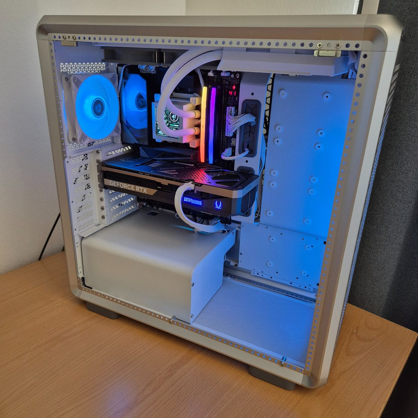 Amd PC: Gaming PC  4K Gaming der Extraklasse  RTX 5080 – Usato da Binningen venduto da Flightmarshal 1