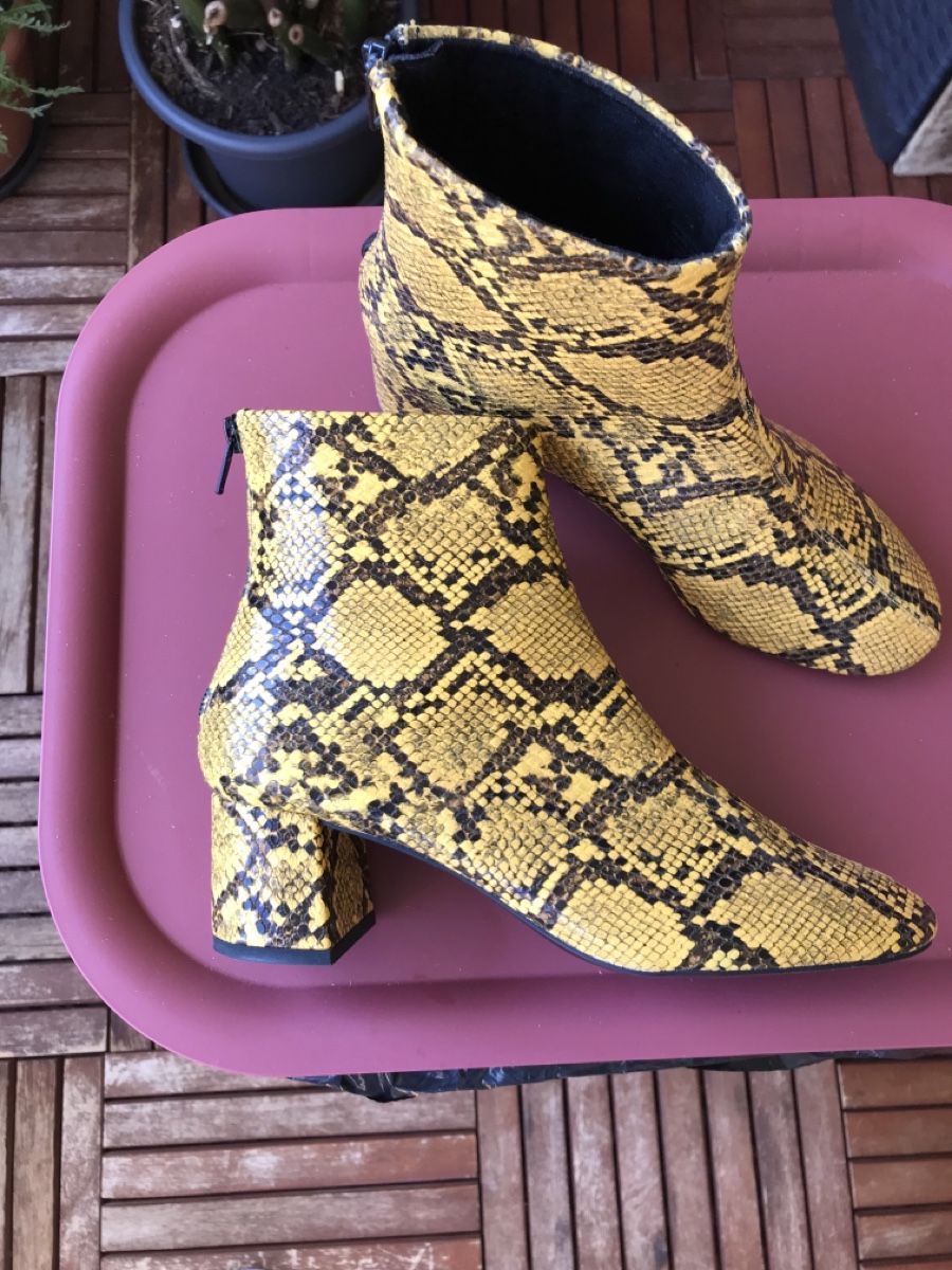 Mango Damenschuhe: Stiefelette Mango, gelb, Animalprint, Gr. 37 – Gebraucht aus Meilen von delta-da-spica 1
