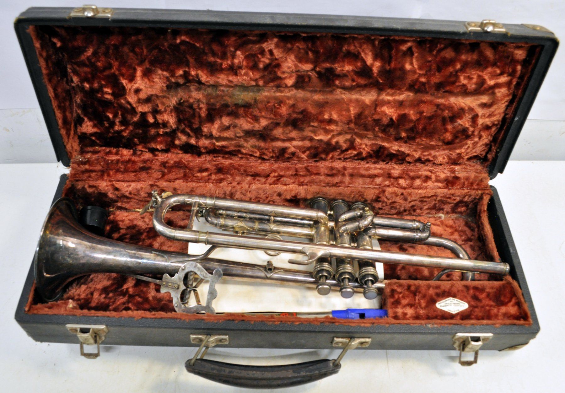 Musikinstrumente: Ancienne trompette – Gebraucht aus Neuchâtel von Neuchatel