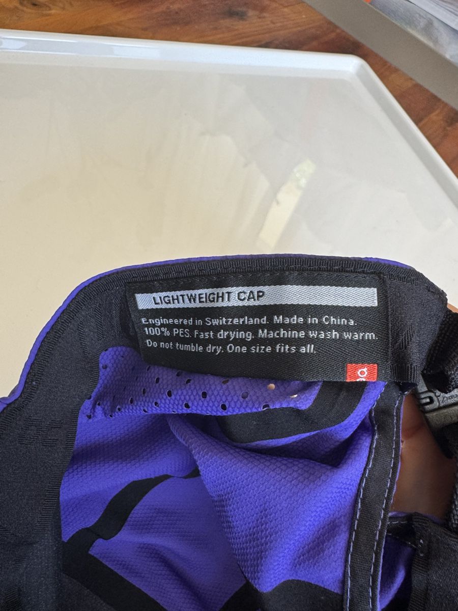 Chapeaux, bonnets & casquettes: Purple On cap – Neuf (Voir description) à Zürich par kri_zhv2 1