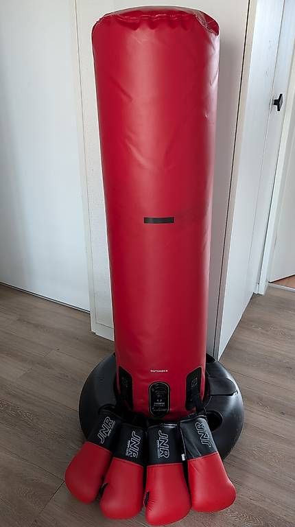 Sacchi da boxe: Outshok boxsack inkl. Handschuhe  – Usato da horw venduto da Tranes2 2