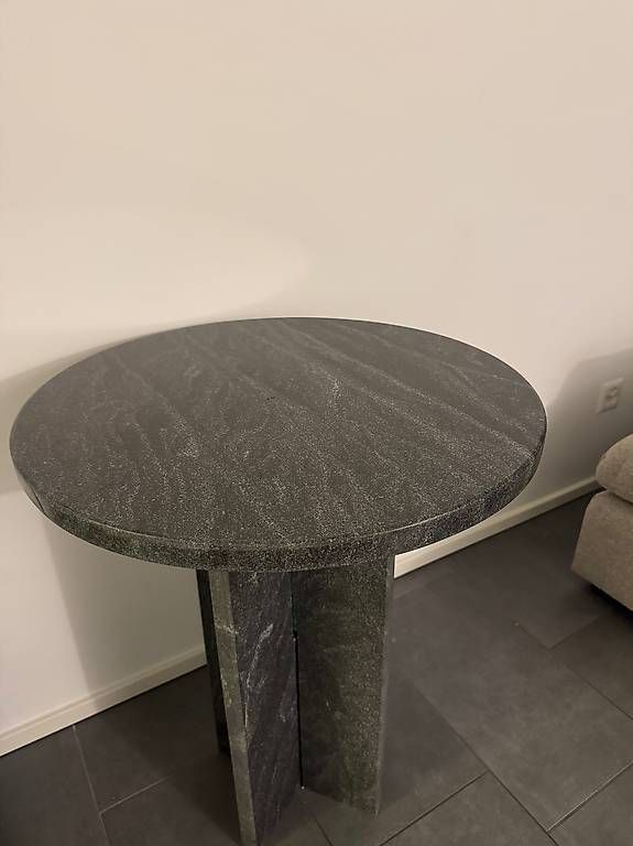 Tische: TAVOLO IN MARMO – Gebraucht aus Massagno von whi_d5bd 1