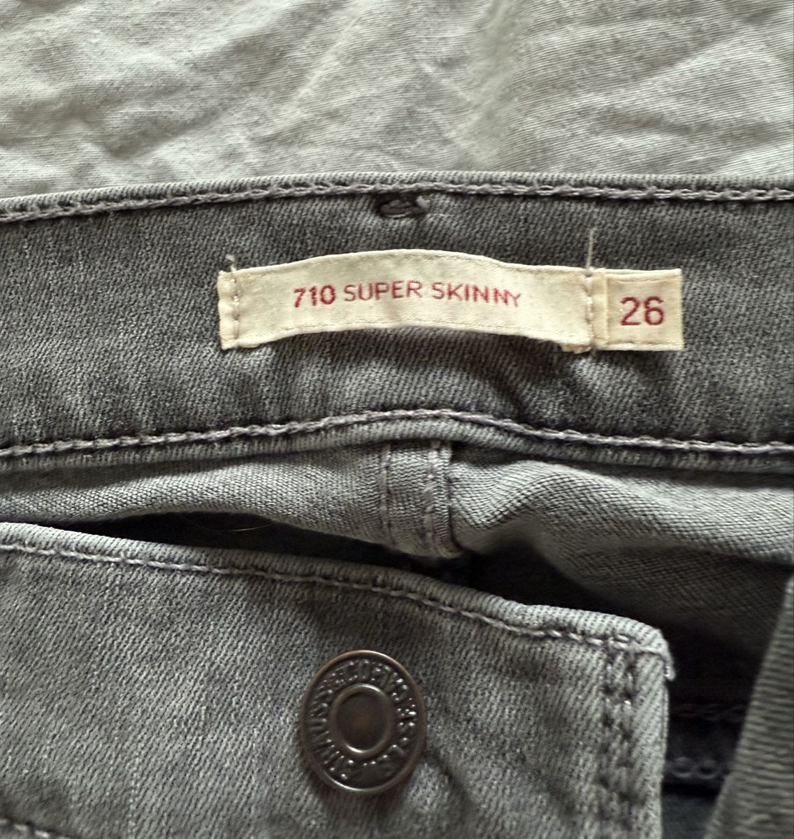 Levi's Jeans: Levi’s 710 Super Skinny – Nuovo (secondo la descrizione) da Bioggio venduto da M.M.O 1