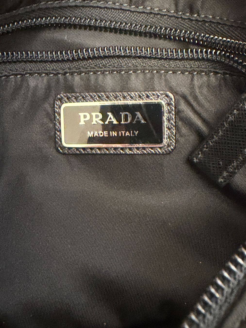 Prada Borse: Sac banane neuf Prada – Usato da giffers venduto da sev_c9x9 9