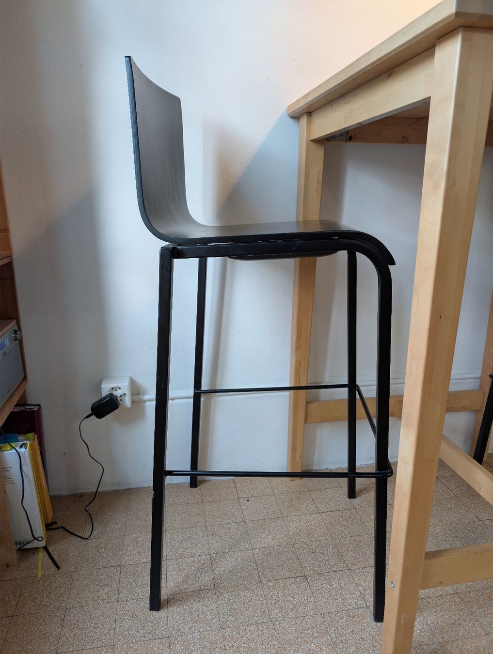 Pfister Tabourets: Bartisch + Barhocker – D'occasion à Bern par sko_mvy5 2