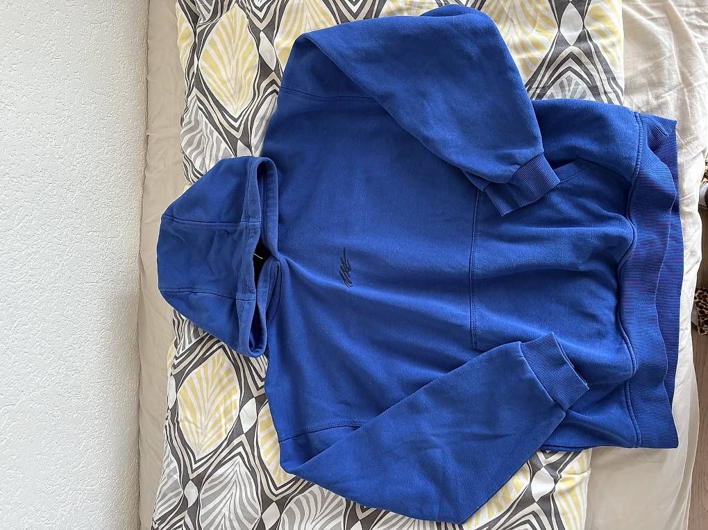 Maglioni & Felpe: Blauen Hoddie – Usato da Schüpfen venduto da ani_gj8r 1