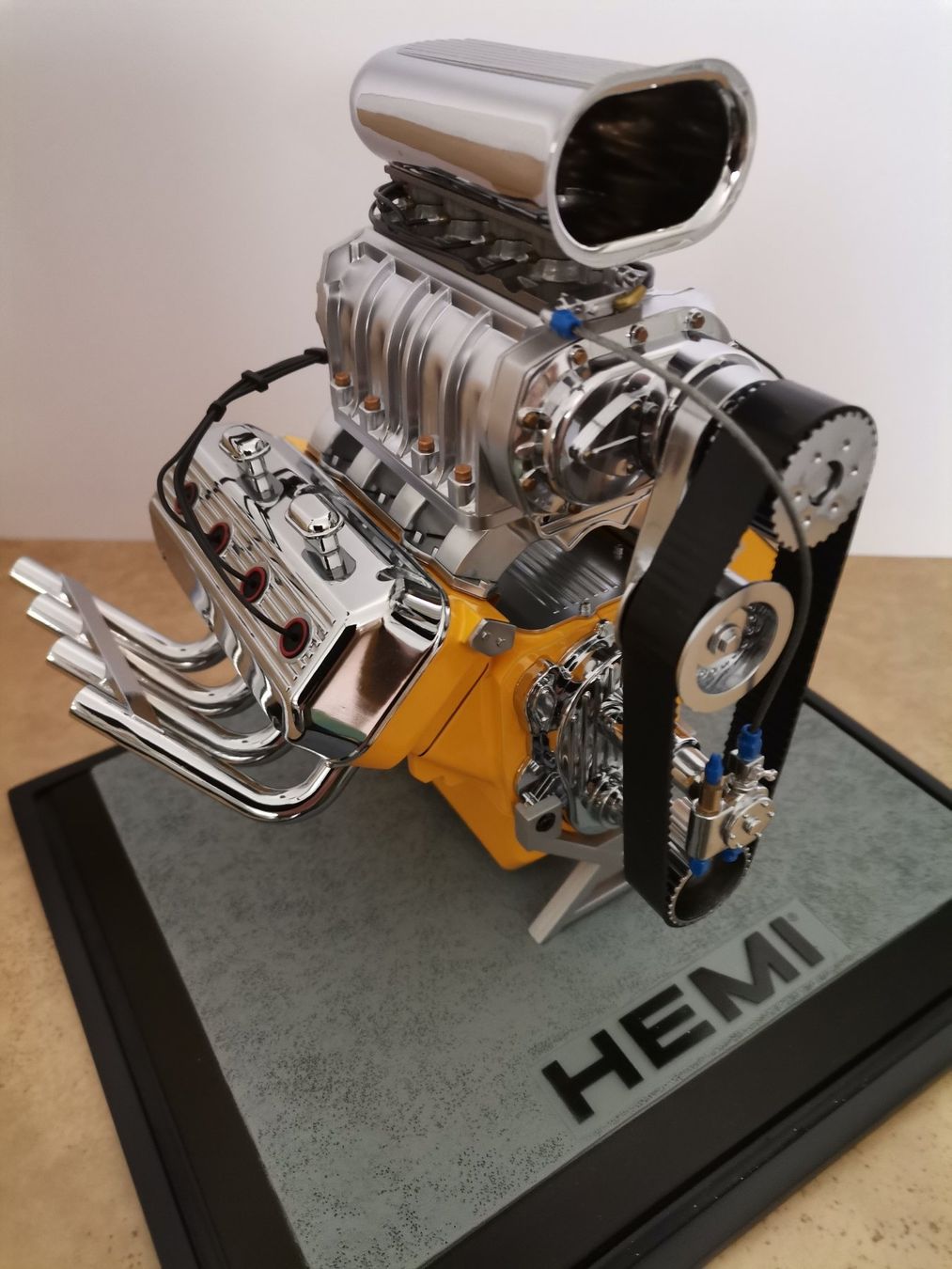 Kit di modellismo & Modellini statici: Hemi-V8-Rennmotor 392, 1:6 – Usato da Oftringen venduto da Esthiboy 3