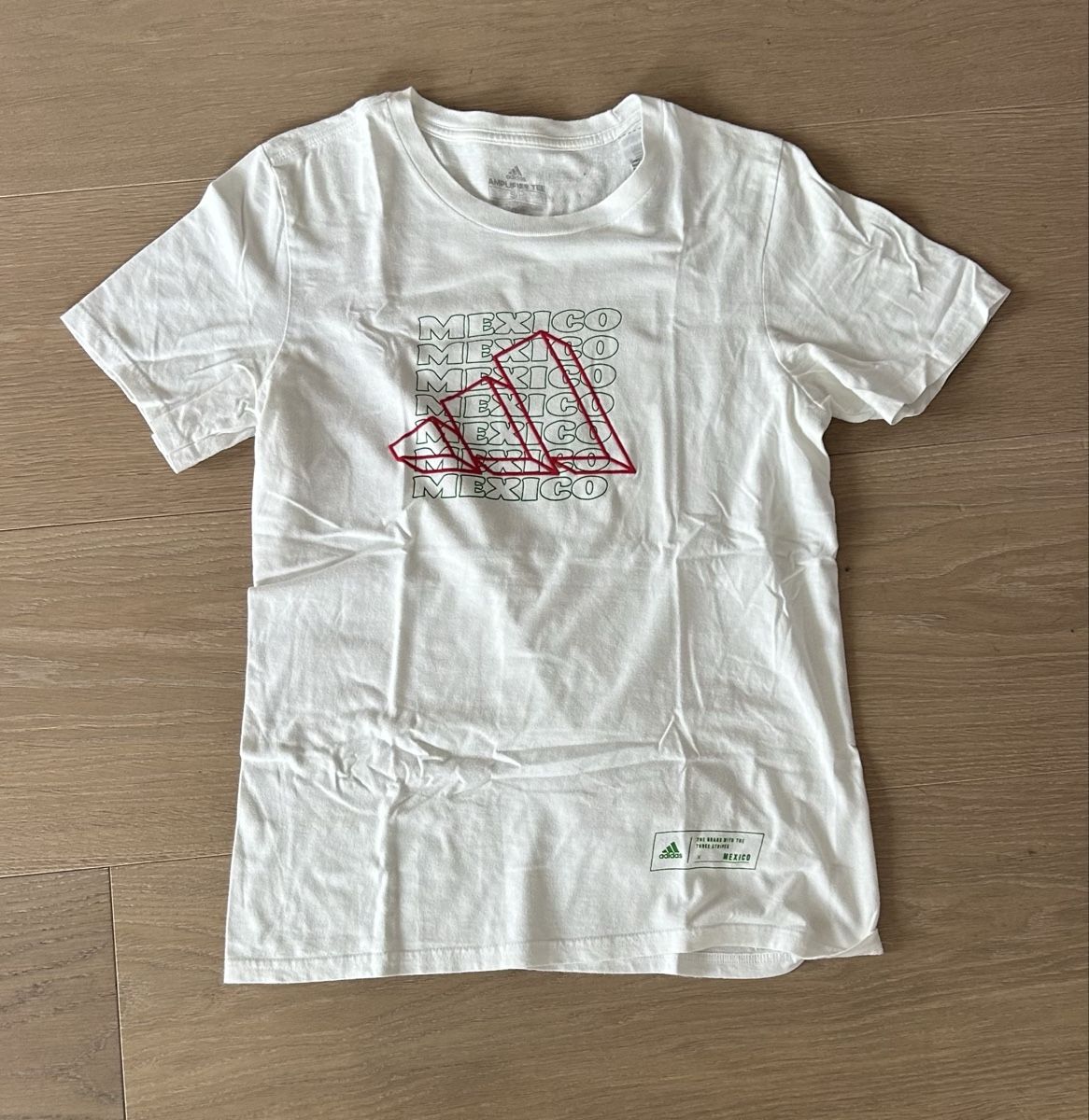 Adidas T-Shirts: Adidas Mexico Graphic T-Shirt – Gebraucht aus Zug von mbe_t5j2