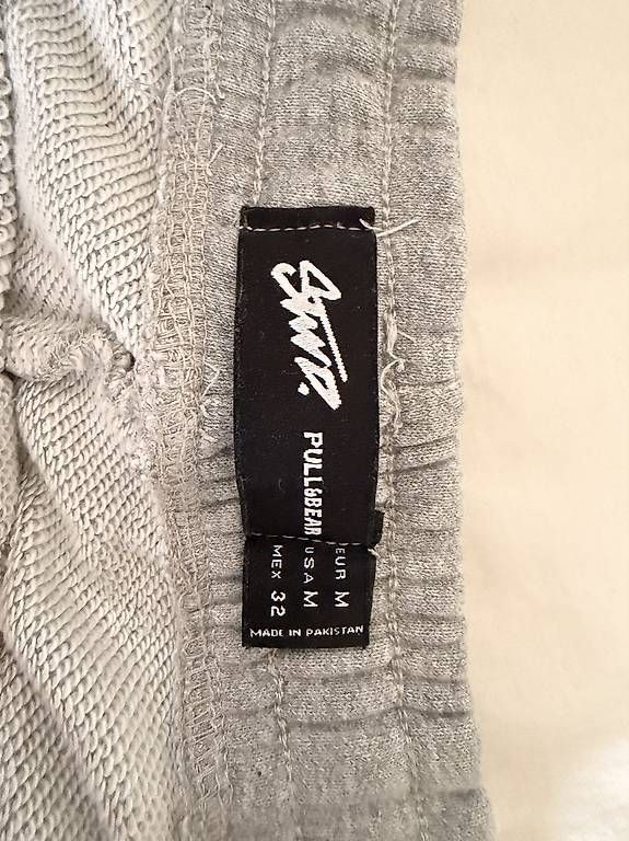 Pantaloni: Pantalon de jogging Pull&Bear gris taille M homme – Usato da Gland venduto da Julioziik_123 2