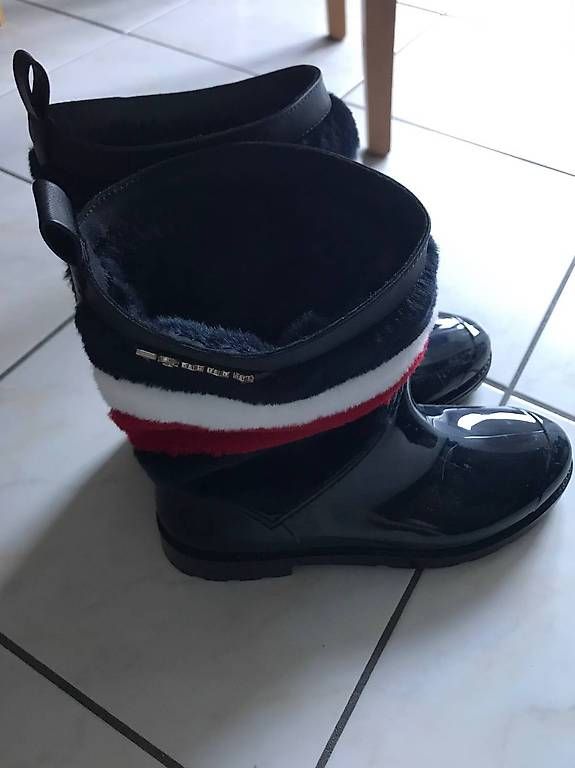 Tommy Hilfiger Scarpe da donna: Bottes de pluie Tommy Hilfiger taille 39 – Usato da Martigny venduto da gai_2l9l 2