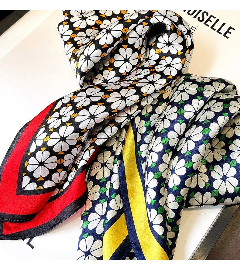 Foulard & Sciarpe: New 53cm Silk Scarf, Leaf Clover Red White 100% Silk – Nuovo e nell'imballaggio originale da Baar venduto da virginiablossoms 6