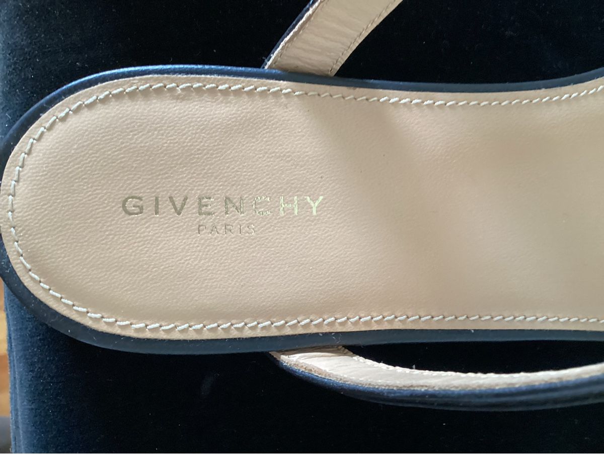Givenchy Scarpe da donna: Givenchy, Zehsandalen, Gr. 41 – Nuovo (secondo la descrizione) da Salenstein venduto da Esprit57 3