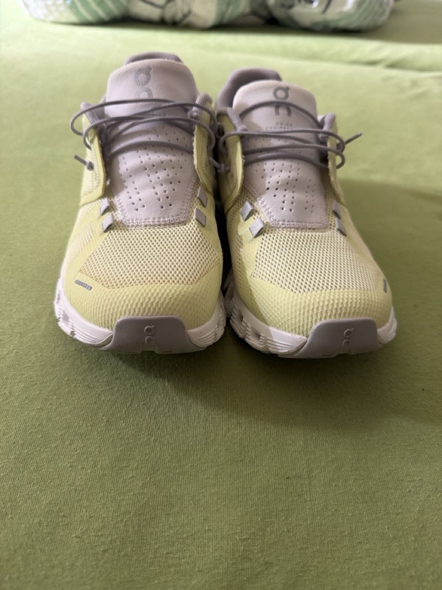 On Scarpe da donna: ON cloud Swiss Engineering shoes  – Usato da Sementina venduto da bru_vpp5 1