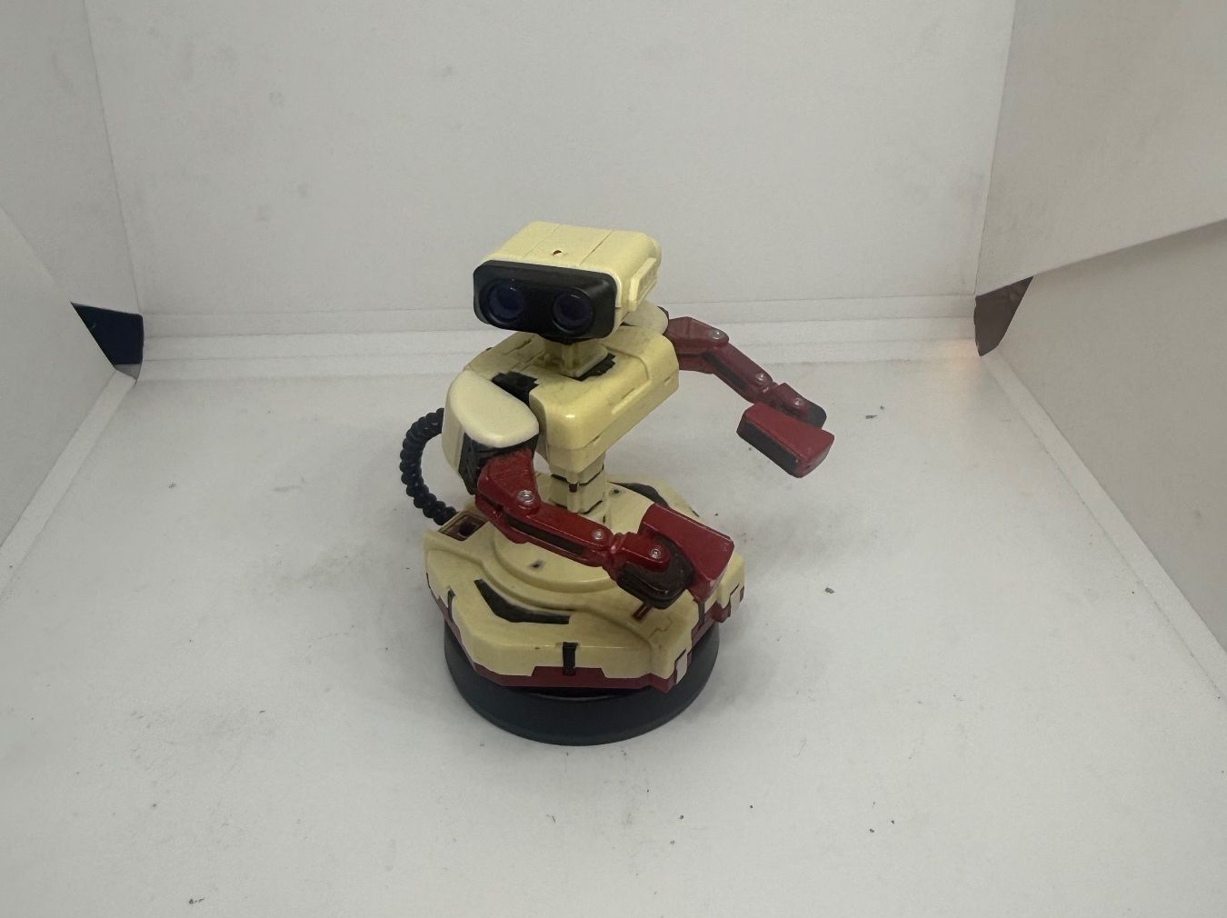Nintendo Figuren: R.O.B. NES Amiibo Nintendo – Gebraucht aus Dietlikon von NESFEVER