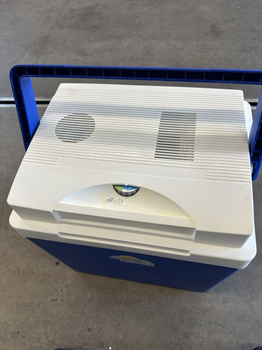 Kühlschränke & Kühlen: Kühlbox 12V/230V – Gebraucht aus Henau von Rico131 1
