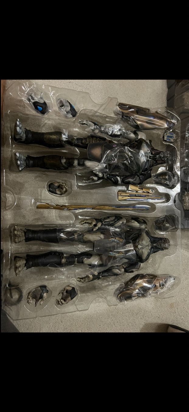 Hot Toys Figurines: Hot Toys Chitauri MMS228 – D'occasion à Rorschacherberg par fil_g9wg 1