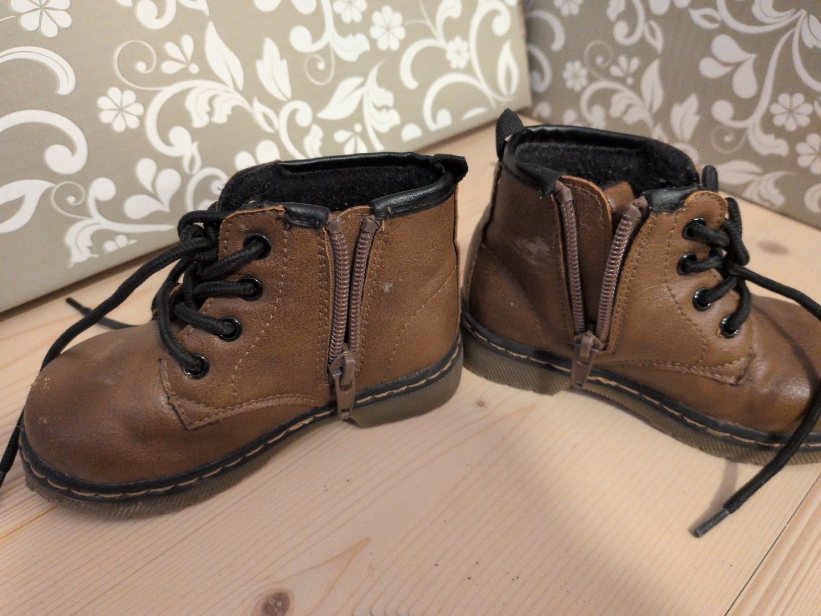 Schuhe für Jungen: Halbschuh Gr. 23 – Gebraucht aus Oberhelfenschwil von Tattar 1