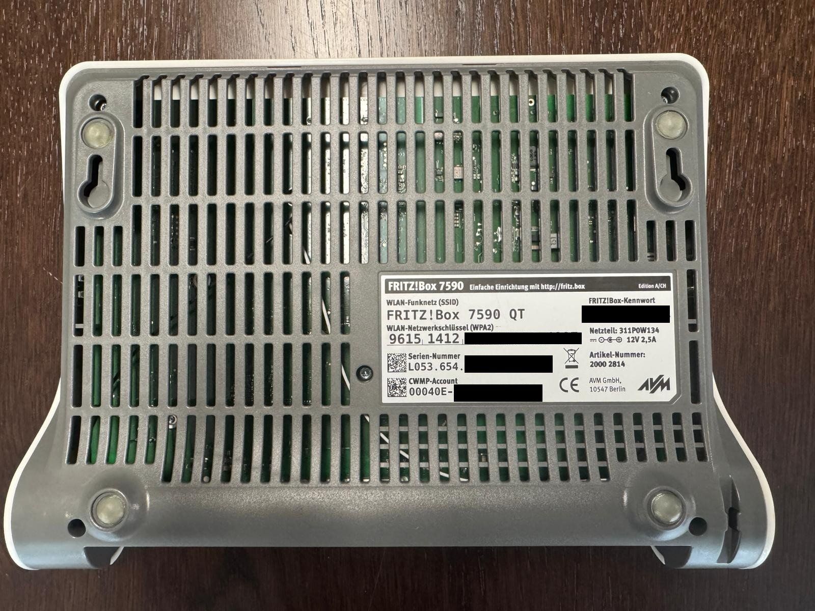 Fritz Modem & Router: FRITZ! Box 7590 – Nuovo (secondo la descrizione) da Zürich venduto da Secure 1