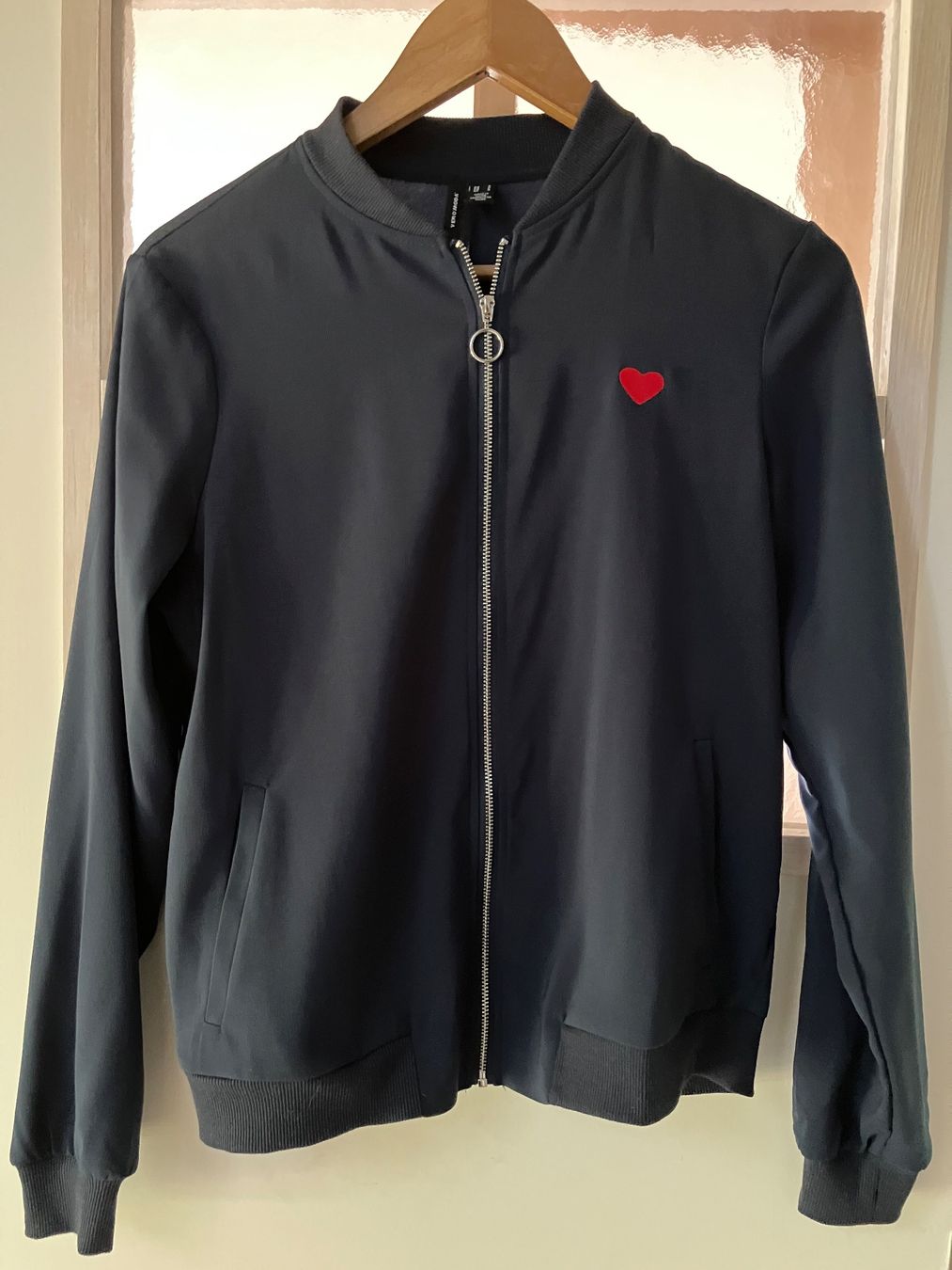 Vero Moda Giacche: Blouson Jacke mit Herz VERO Moda – Nuovo (secondo la descrizione) da Magden venduto da Anthurium11