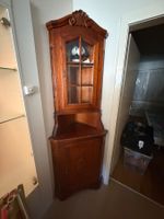 Eckschrank aus Holz mit Vitrine gebraucht guter Zustand