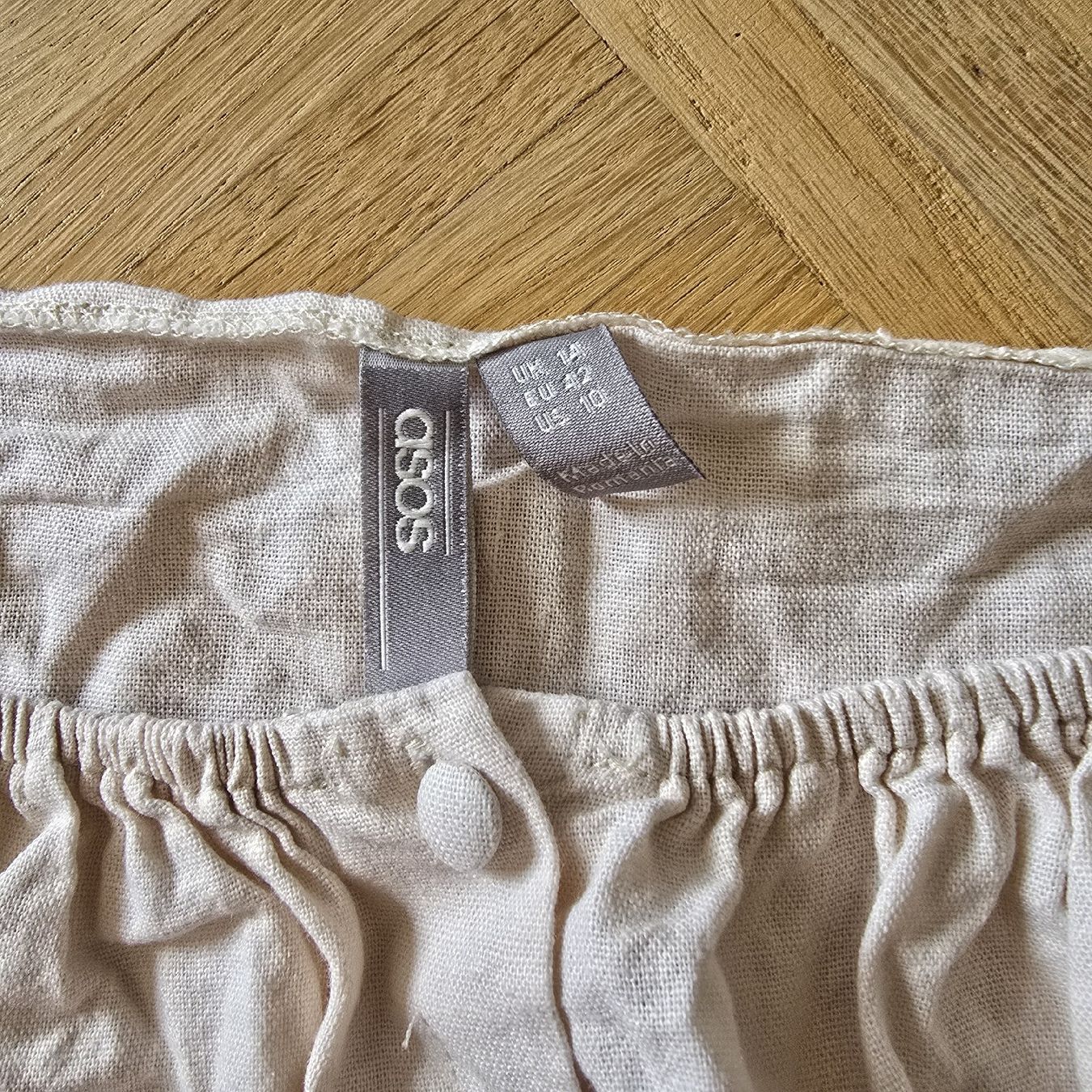 Asos Tops: ASOS Linen-Blend Crop Top – Gebraucht aus Basel von DaniJohni 1