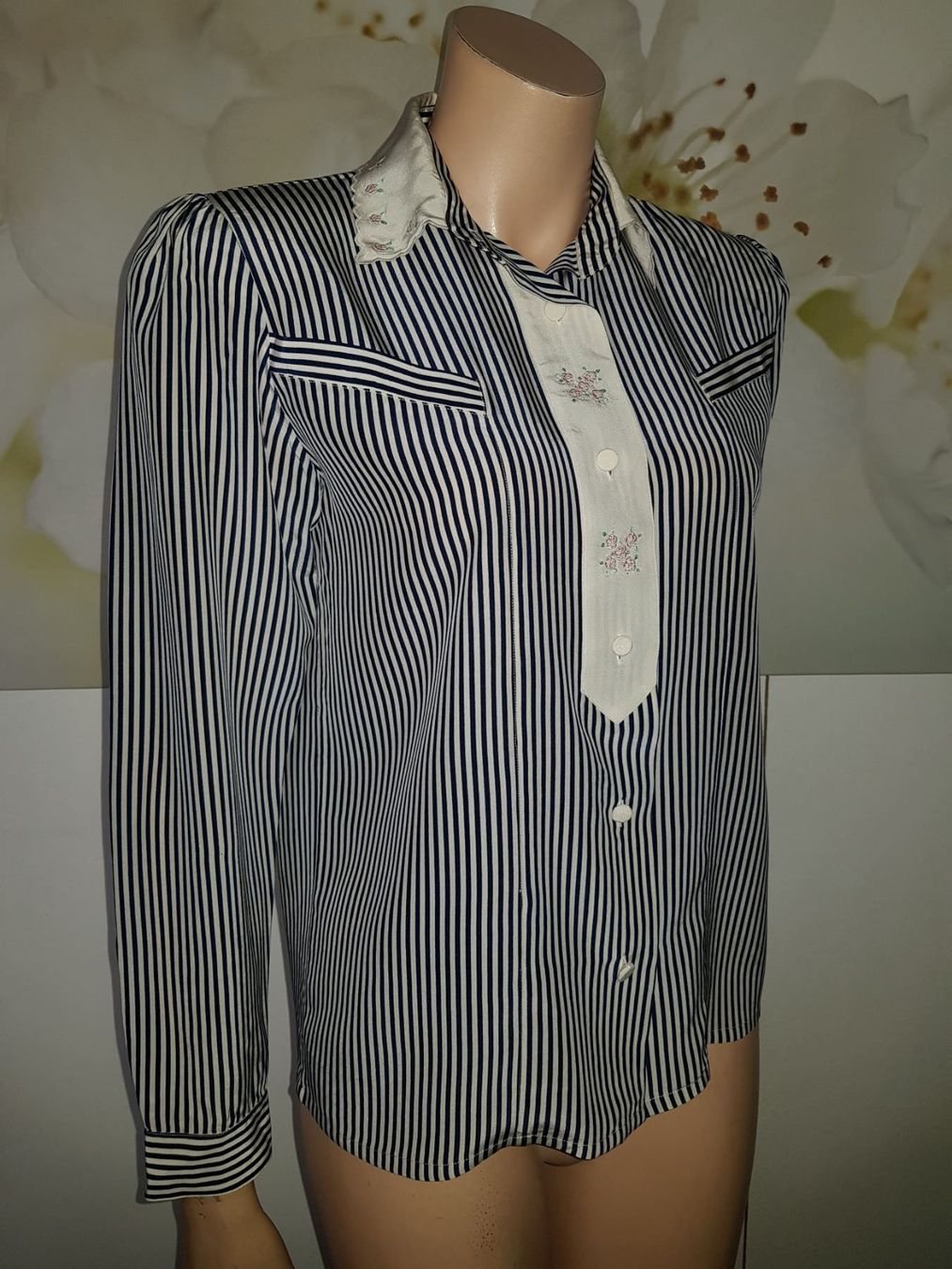 Blusen: Blouse en soie / Seiden Bluse BALLOON   Taille/Grosse 36 – Gebraucht aus Cossonay-ville von Super-Price-Quality 2