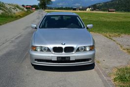 BMW E39 530I MIT SPEZIALTEILEN AB PLATZ