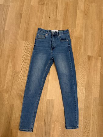 Jeans BERSHKA Grösse 36 