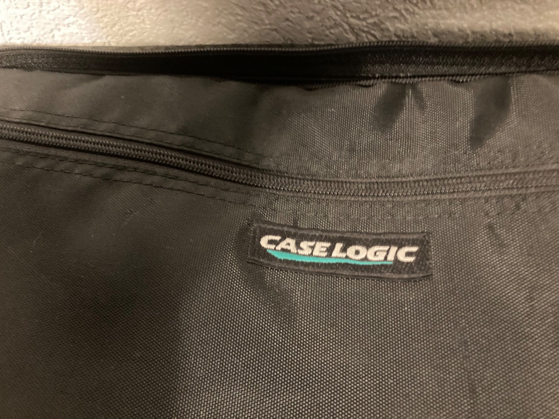 Musicassette: Case Logic - Sac de transport - 30 cassettes audio – Usato da Fribourg venduto da Karushi 3