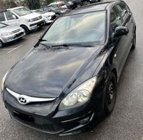 Hyundai i30 1.4 Limousine schwarz 2011