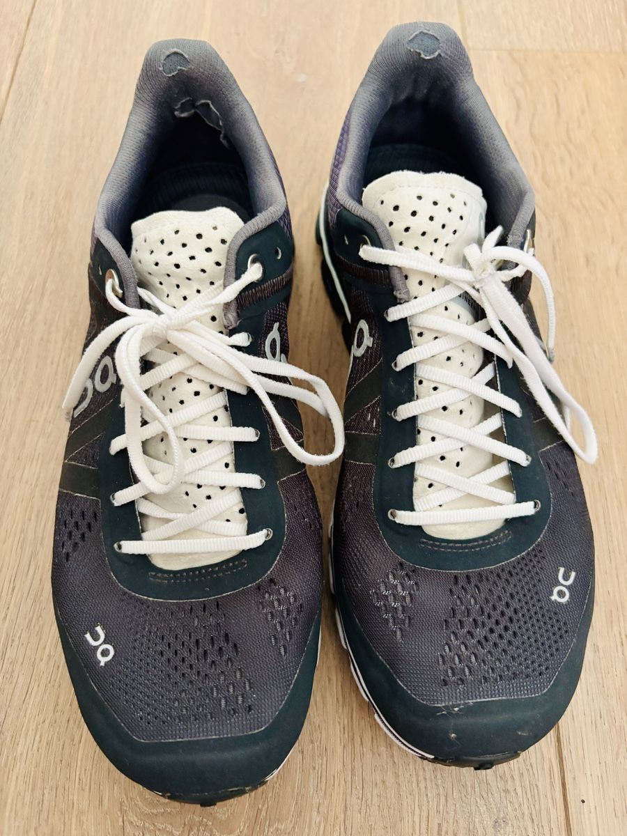 On Scarpe da donna: On Cloudflow Damen Gr. 38.5 – Usato da Ennetbürgen venduto da Evelyne_G 1